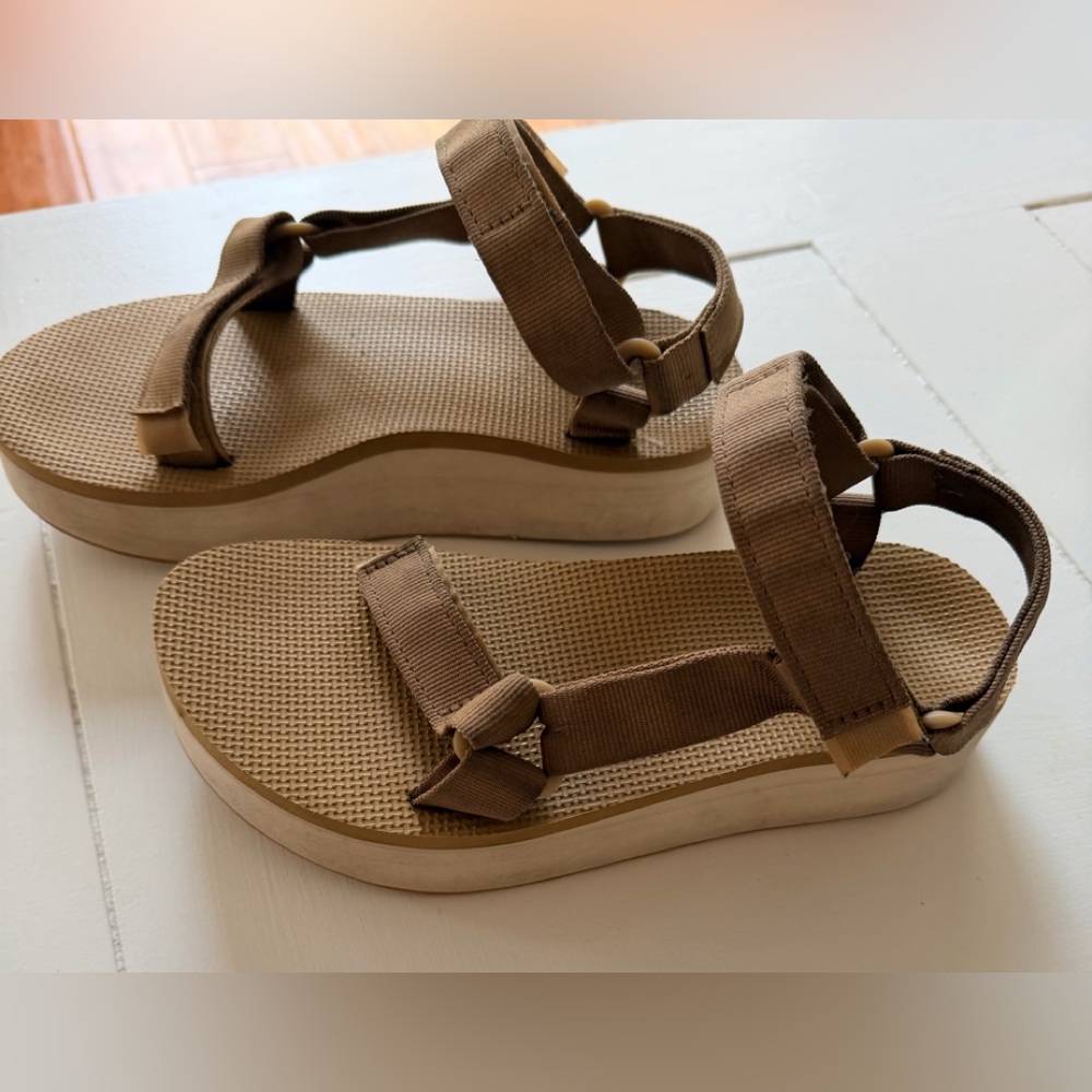 TEVA’s Flatform Sandals